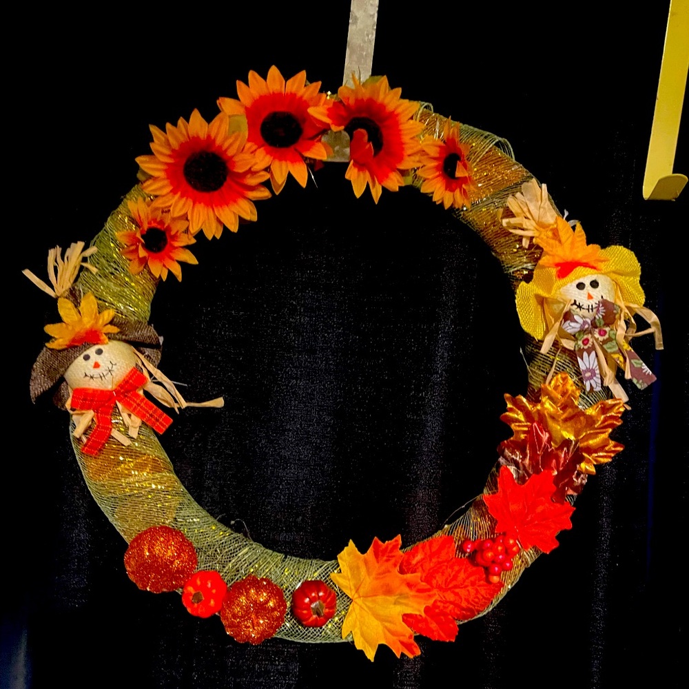 Festive Autumn Wreath with Sunflowers and Scarecrows